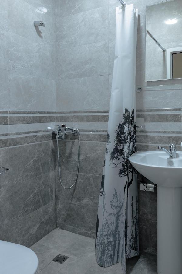 Family Appartments On Buzand Street Yerevan Exterior photo